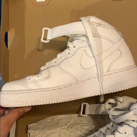 Air Force 1 Mid - Picture 2 of 2